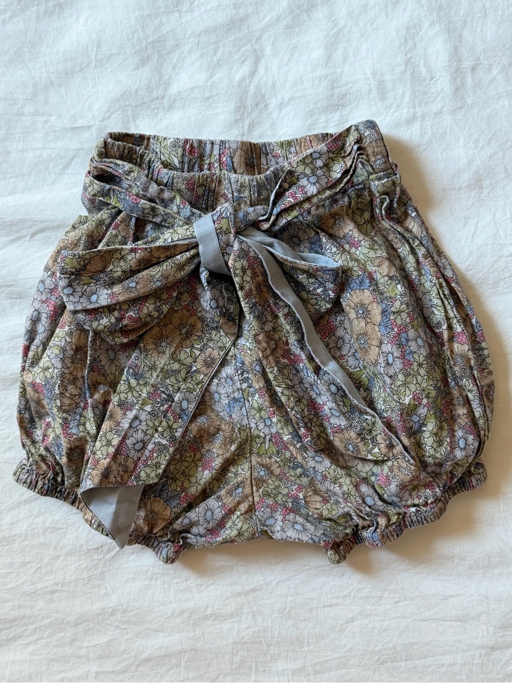 Carbon Soldier Floral Tie Waist Bloomer Shorts 6-12M